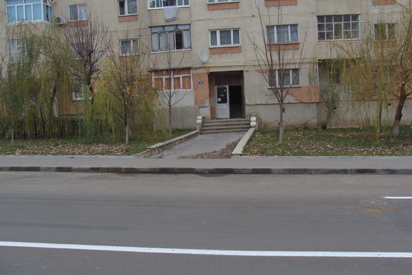 1.5 trotuar cu strat de uzura str. Republicii 3.jpg
